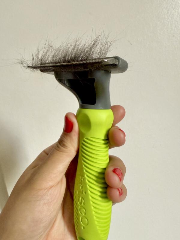 The fur it grabbed in one pass. Great comb