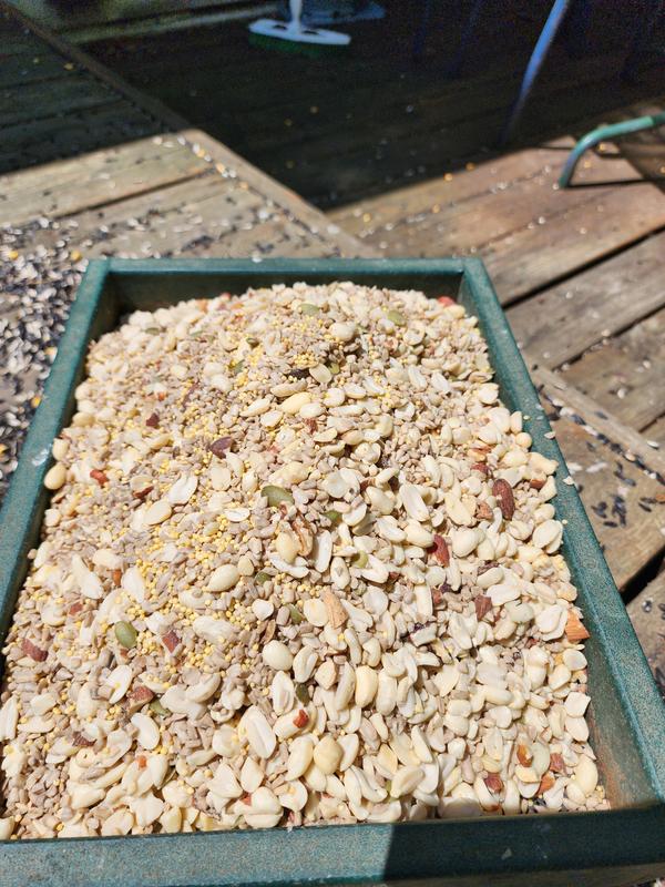 Lots of peanuts and tree nuts in this blend