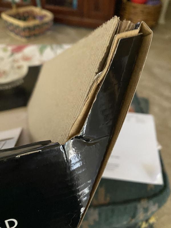 OMEGA PAW Ripple Board Scratch Massage Cat Bed