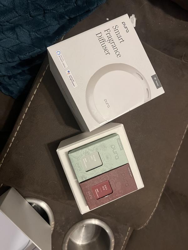 Pictures of the app, different color customizations of the lights, & the packaging!