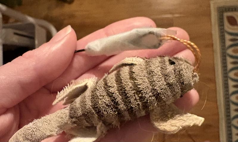 Clasp/claw after scotch tape