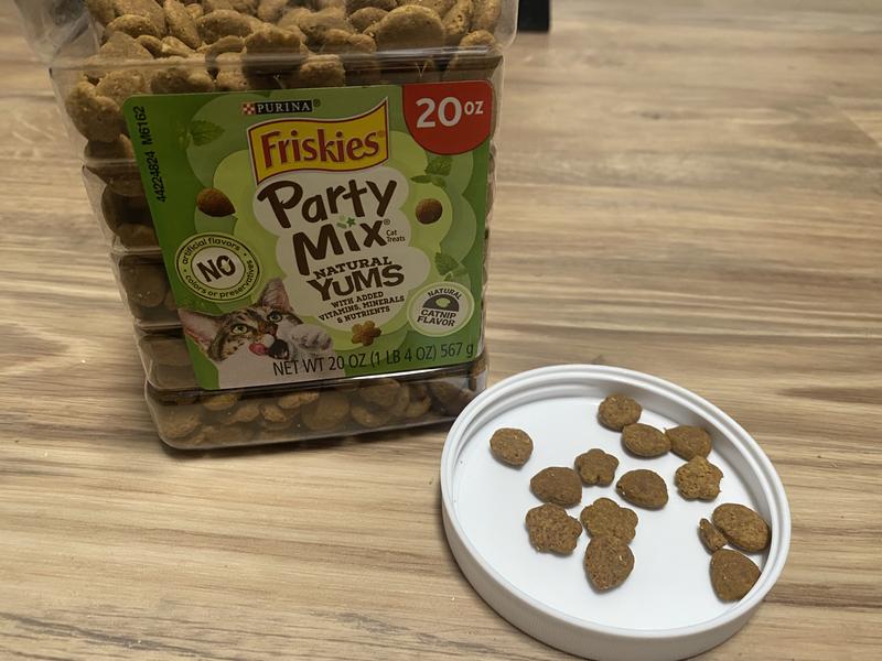 FRISKIES Party Mix Natural Yums with Catnip Flavor Crunchy Cat Treats