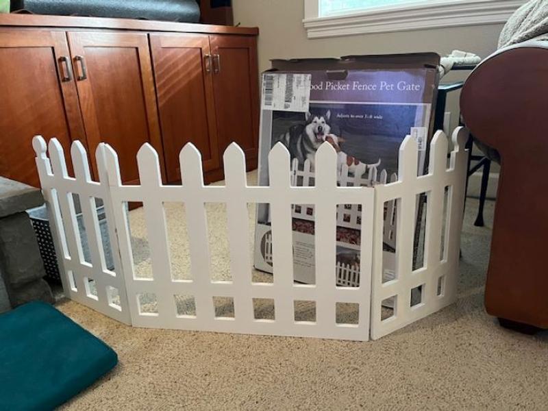 White picket hotsell fence dog gate