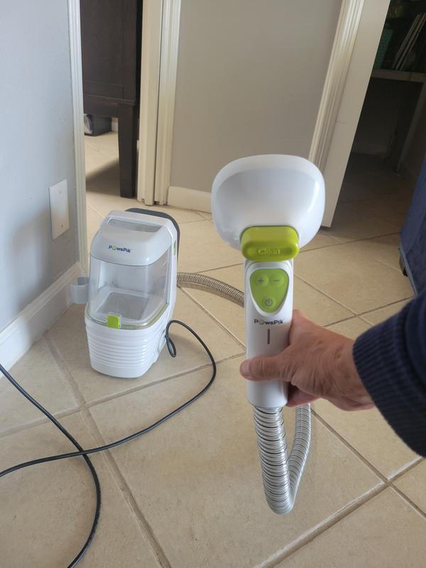 Button for increasing vacuuming force