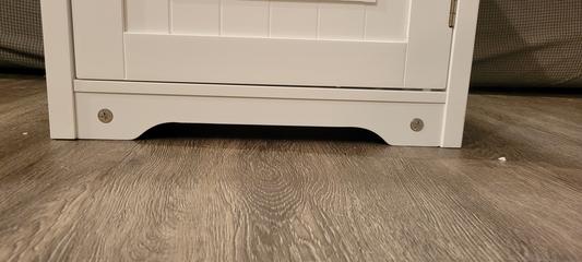 The 2 metal cam connectors at the bottom aren't depicted in the product photo.