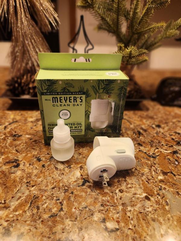 Iowa Pine Plug In Scented Oil Warmer With Refill – Mrs. Meyer's