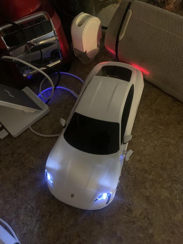 It has lights!
