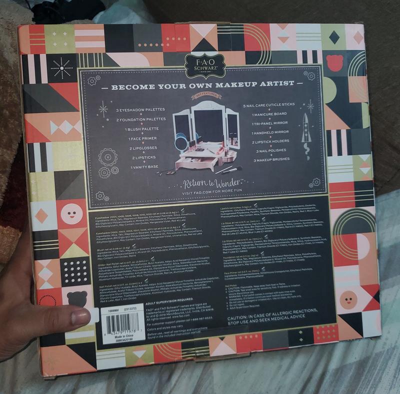 28 pieces makeup set