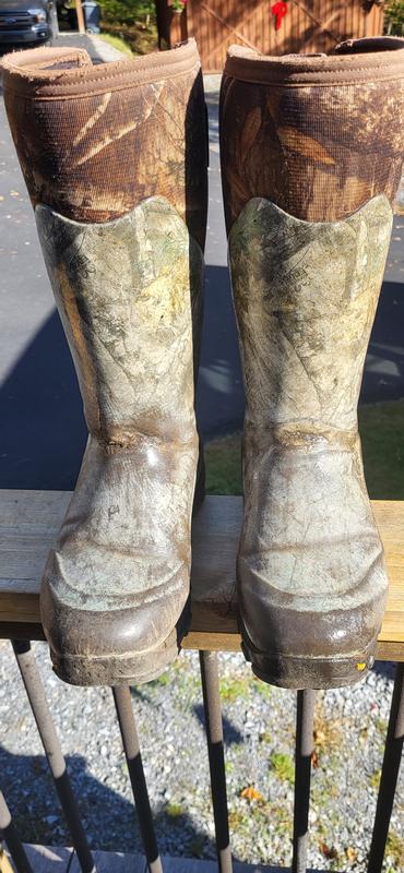 Leaking area on both at ankle