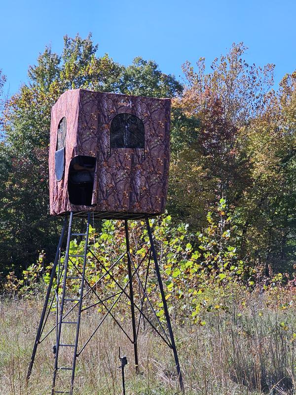 Muddy MUD-MTP8100 Nomad 12 Foot High Single Seat Portable Deer Hunting  Tri-Pod Stand with Swivel Seat