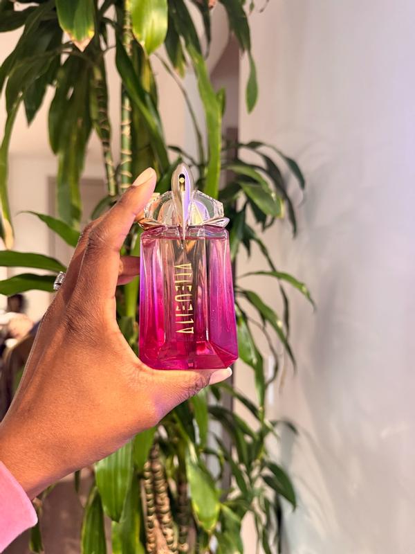 Customer carousel item 10.