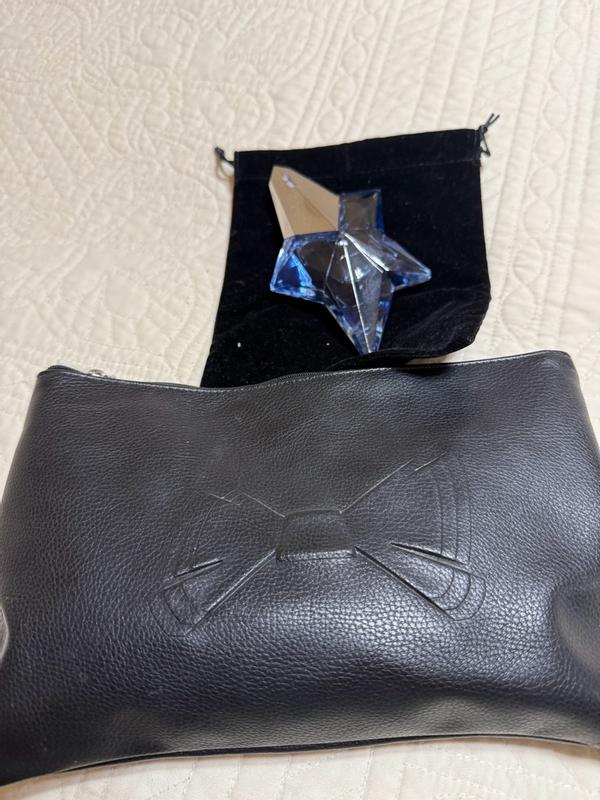 Customer photo for "The scent is not too strong just right"
