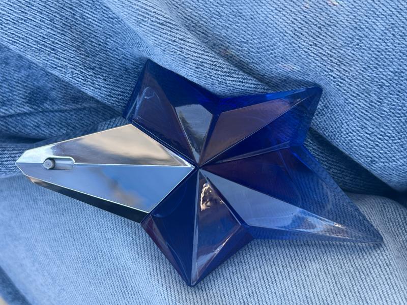 Customer carousel item 11.