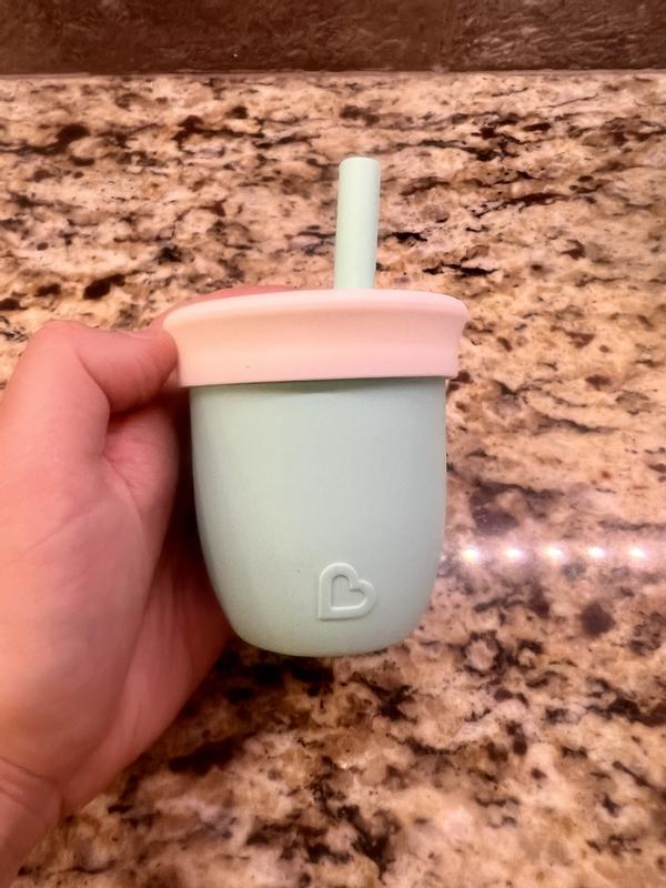 Tasse d'apprentissage avec paille C'est Silicone! Munchkin, 6+ mois, 4  onces Un avant-goût de cette vie sans bouteille! 