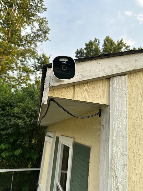 MYQMV9VXXW | Battery Powered Outdoor Camera & Solar Panel Bundle | myQ
