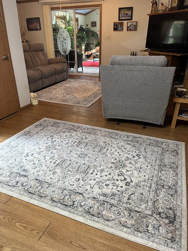 Love the matching rugs!