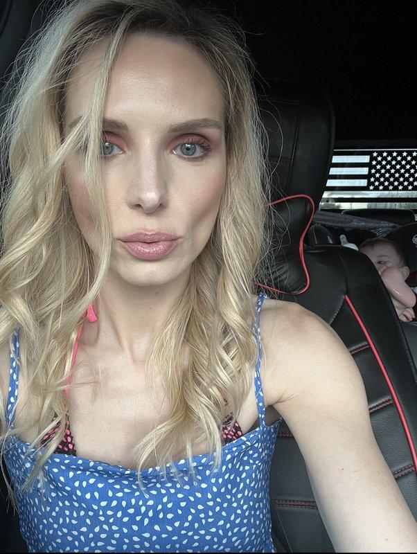 Customer carousel item 7.