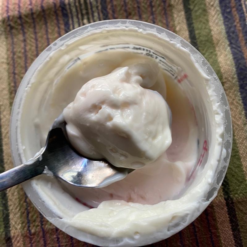 Strawberry Rhubarb Yogurt 8oz Tub - Noosa Yoghurt