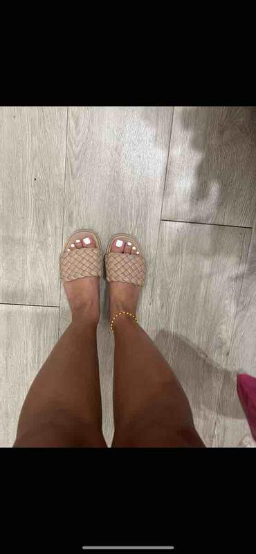 Review Thumbnail Image 0 225647083