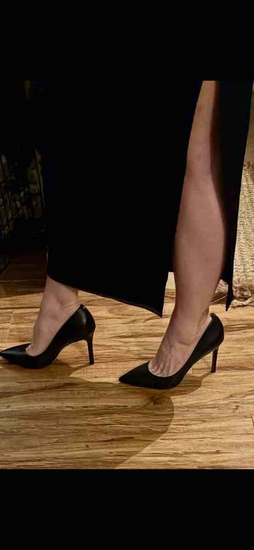 Perfect black pump