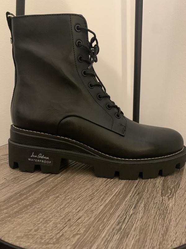 Squeezes heel on my narrow foot