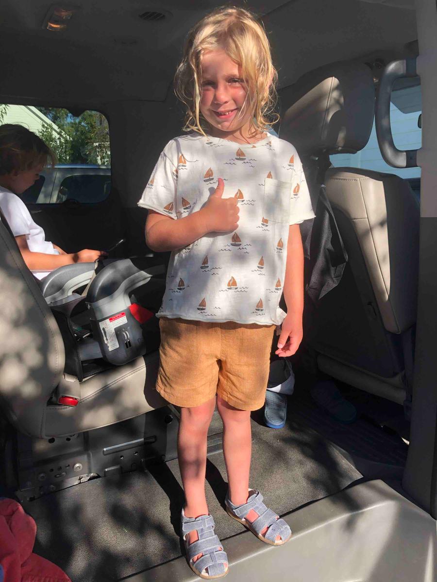 Review Thumbnail Image 0 196170230