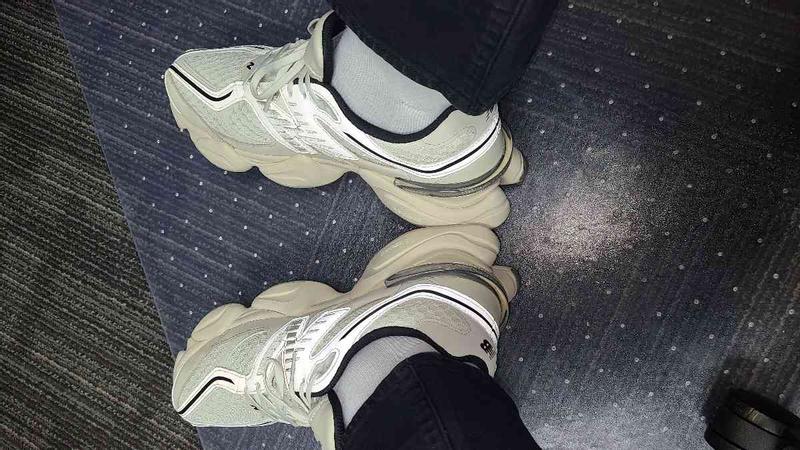 Review Thumbnail Image 0 225635383