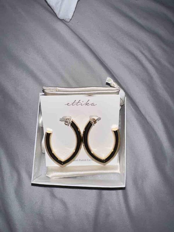 Customer photo for "unique and chic"