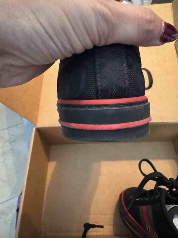 Customer photo for "received used shoes"