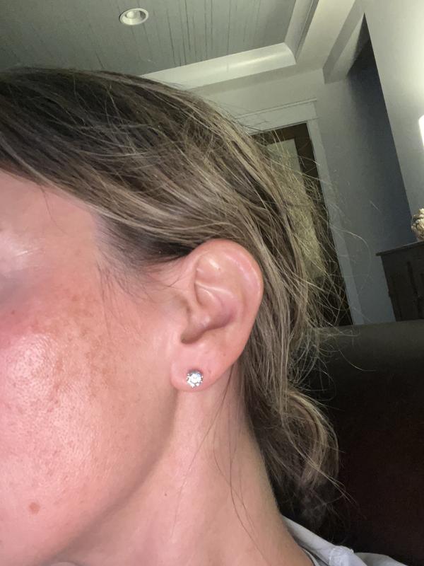 Customer photo for "Beautiful earrings!!"