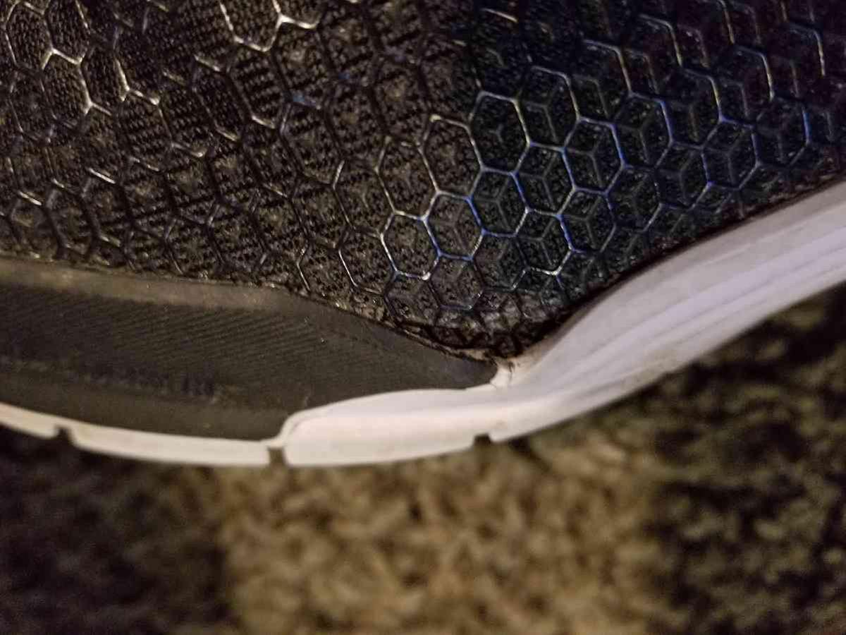 Customer photo for "Metcon 5 fell apart after 3 wearings"