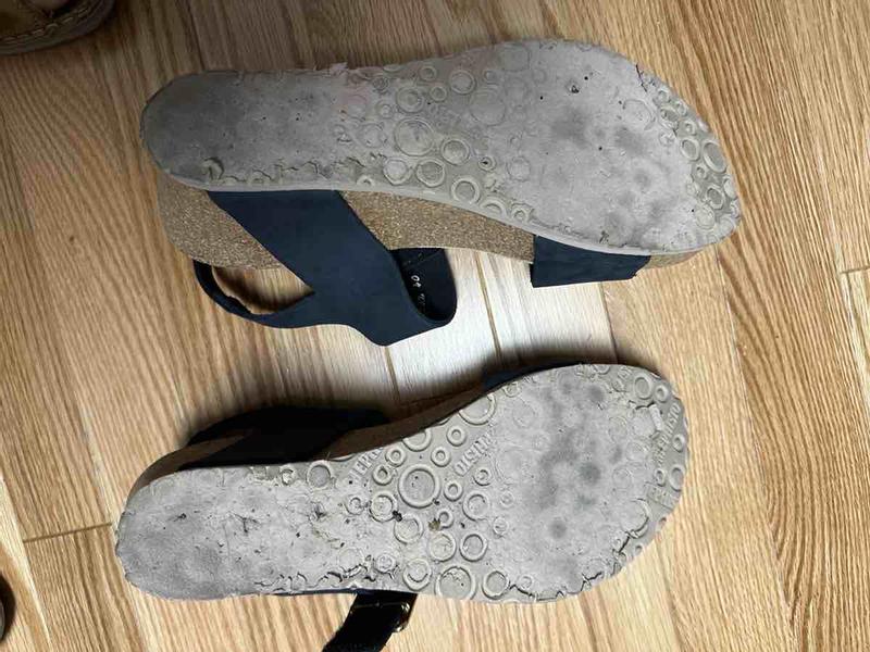 Comfy but soles peeled