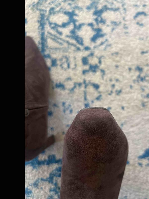 Customer photo for "They say new but they are NOT"