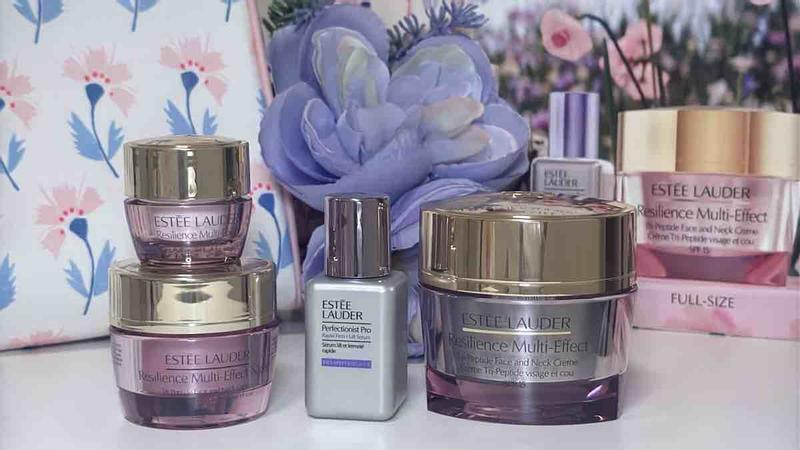 Customer photo for "I absolutely love this skincare set!"
