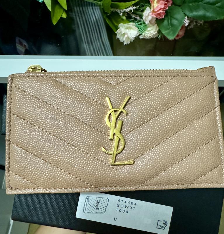 Customer photo for "Scratched and in wrong item box"