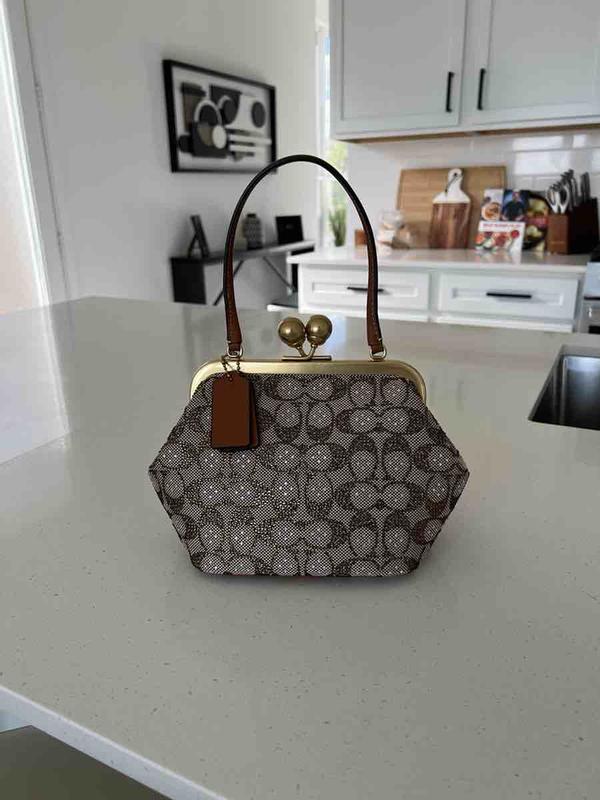 Review Thumbnail Image 0 245078586