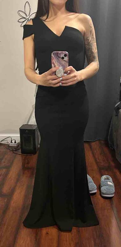 5ft 2in tall 126 lb 34B cup