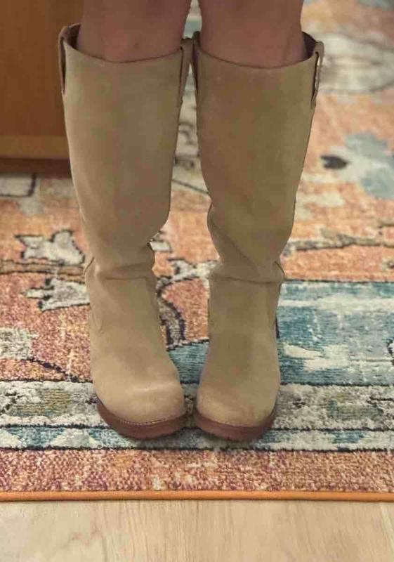 Comfortable water resistant boot!