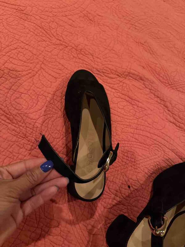 Customer photo for "Strap broke within 2 hours of wearing the shoe"