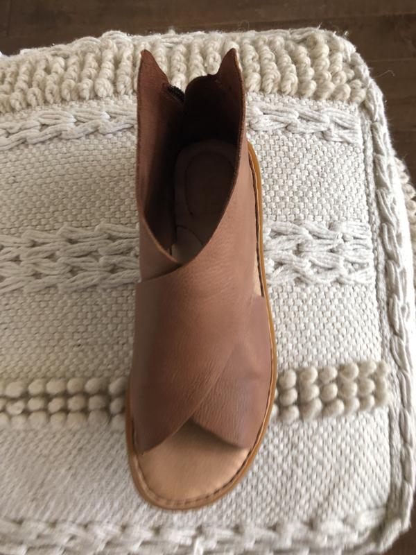 Customer photo for "Great looking sandal"