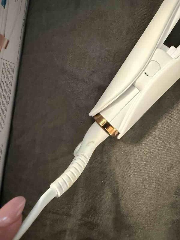 Customer photo for "received a USED straightener"
