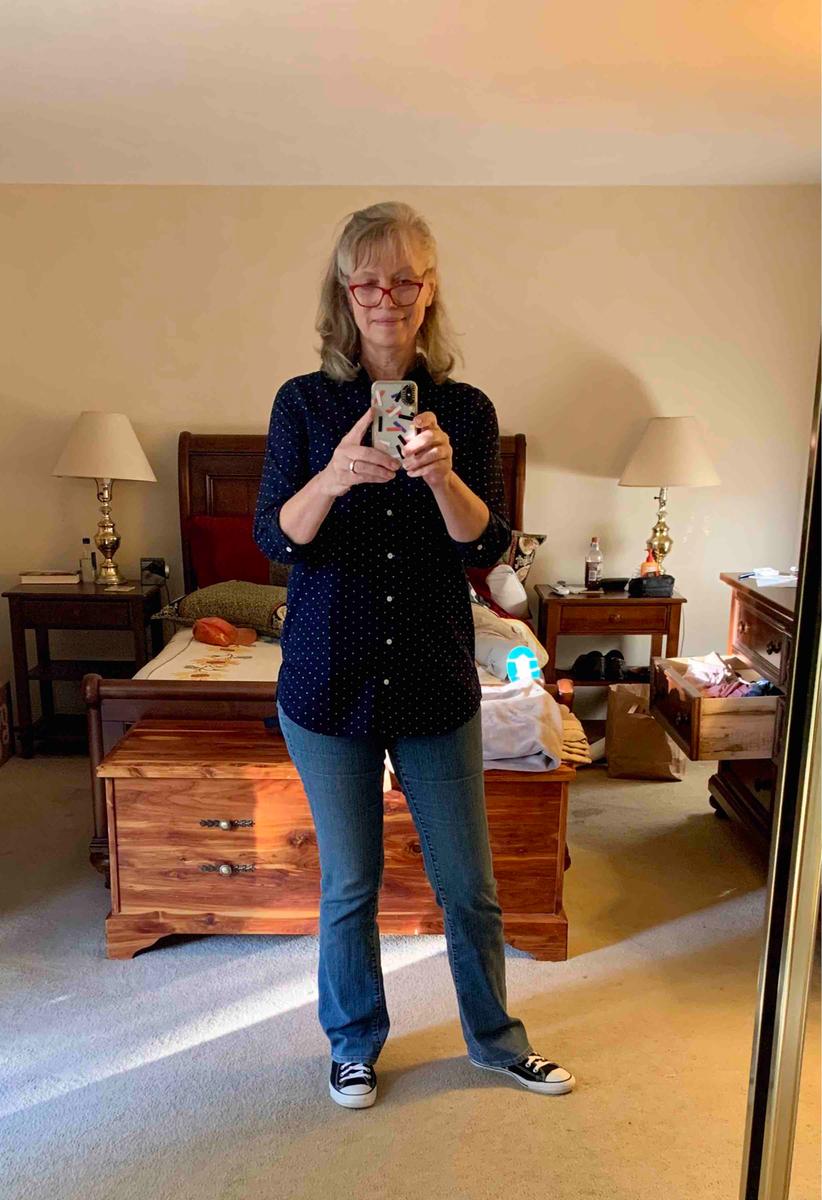 love my Kamala Converse look!