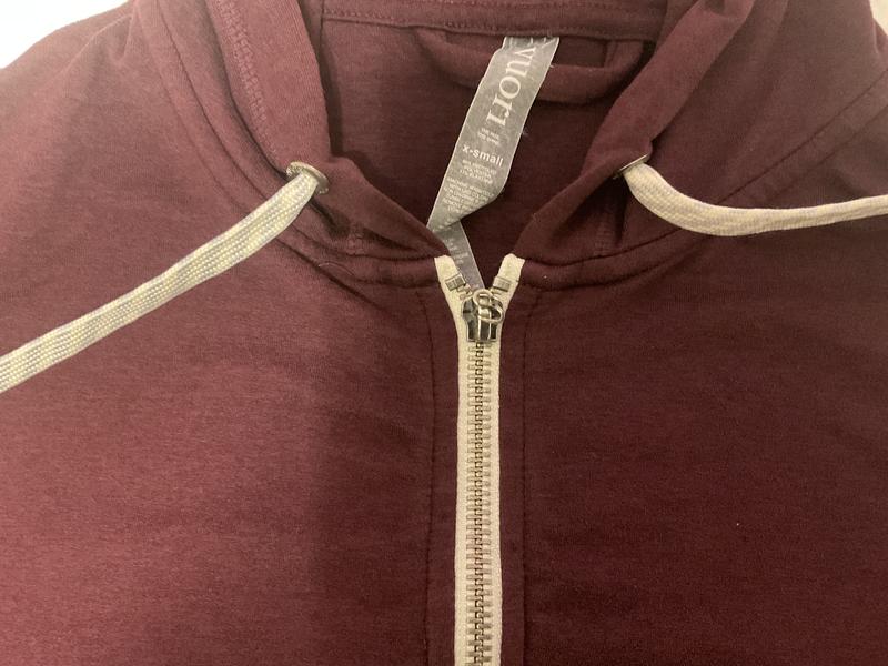 Customer photo for "Weak zipper grip"