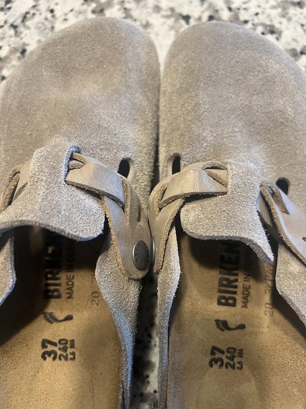 Customer photo for "Wrong style. Received Arizona clog Taupe instead."