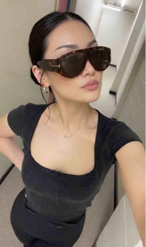 Customer photo for "best shade everrrr"