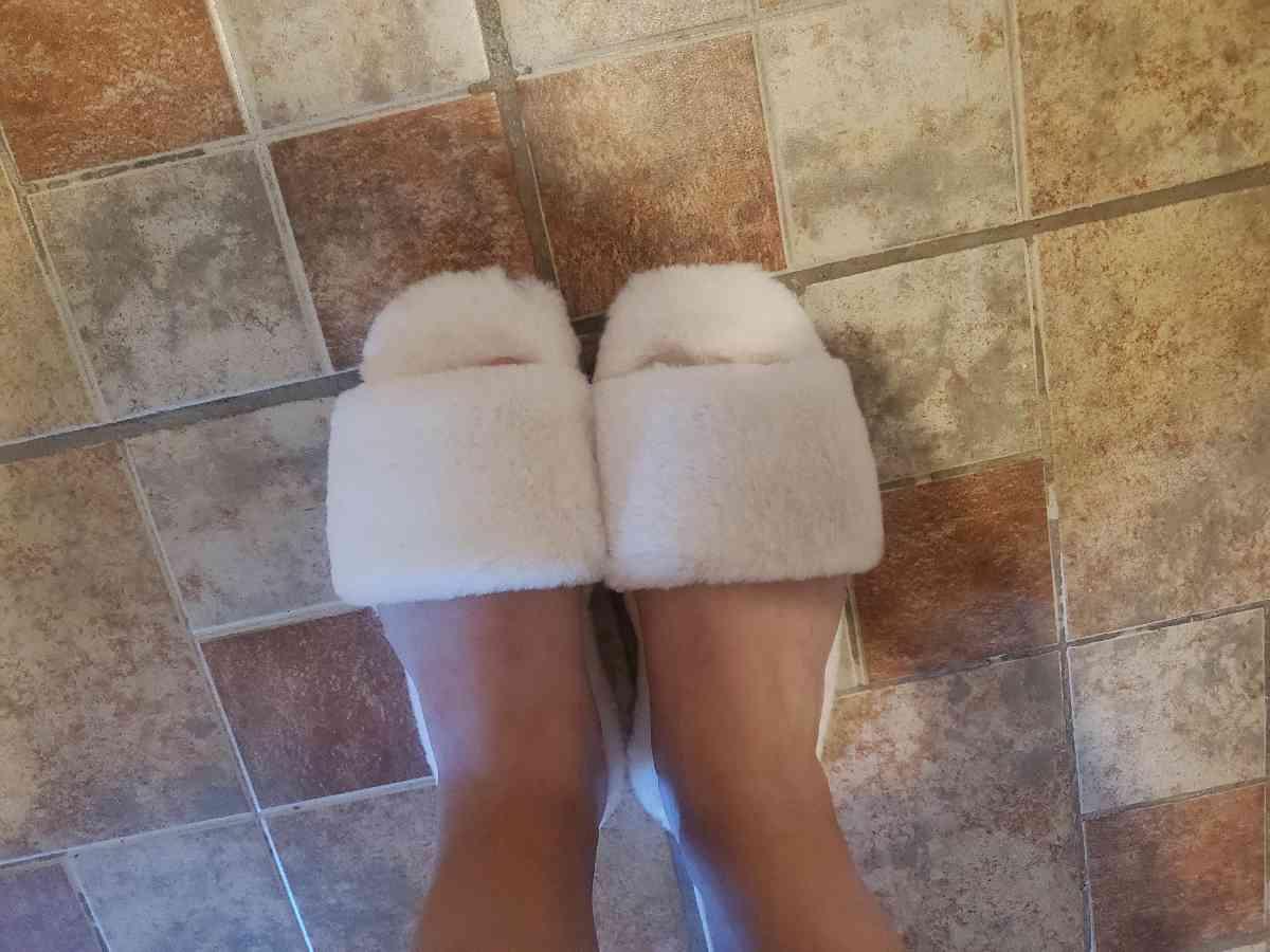Customer photo for "Cute and comfortable  but  narrow"