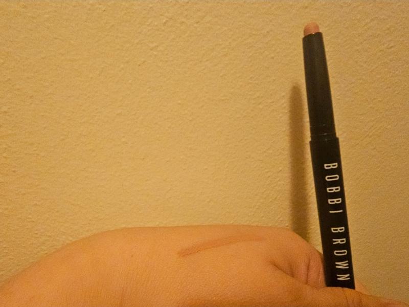 Customer photo for "Eyeshadow that lasts hours!"