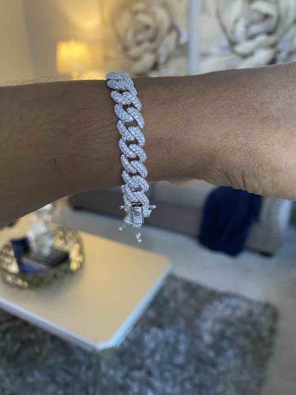 Review Thumbnail Image 1 214681149