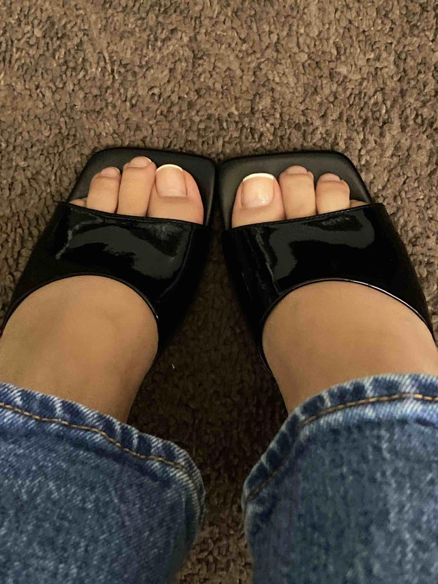 Review Thumbnail Image 0 208743557