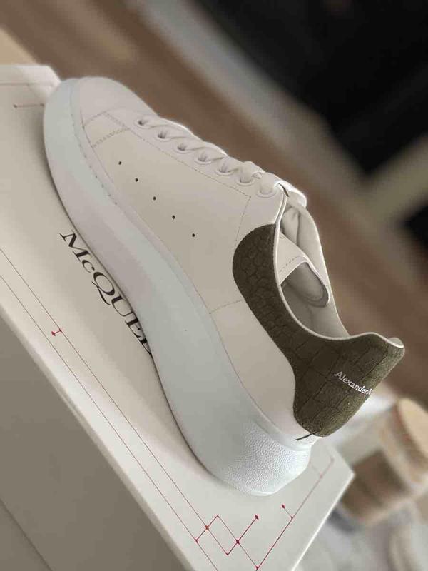 Review Thumbnail Image 1 216833191